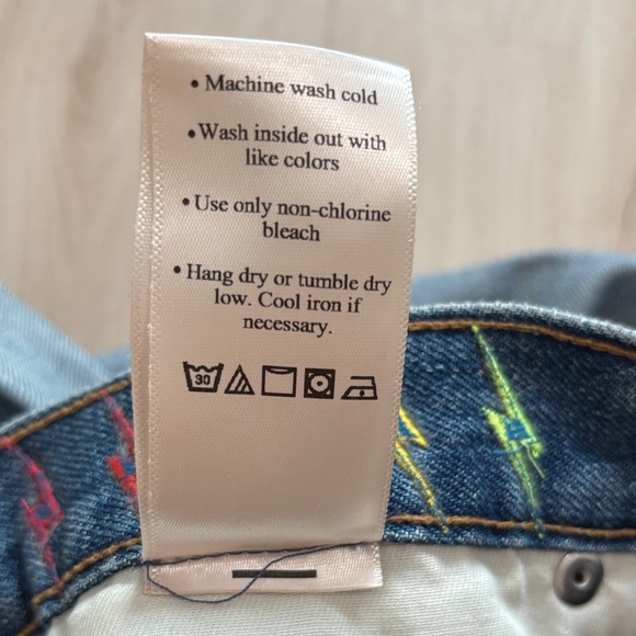 HI RISE ROCKER LIVE FREE BOLT JEAN SHORTS - VINTAGE - Picture 13 of 17